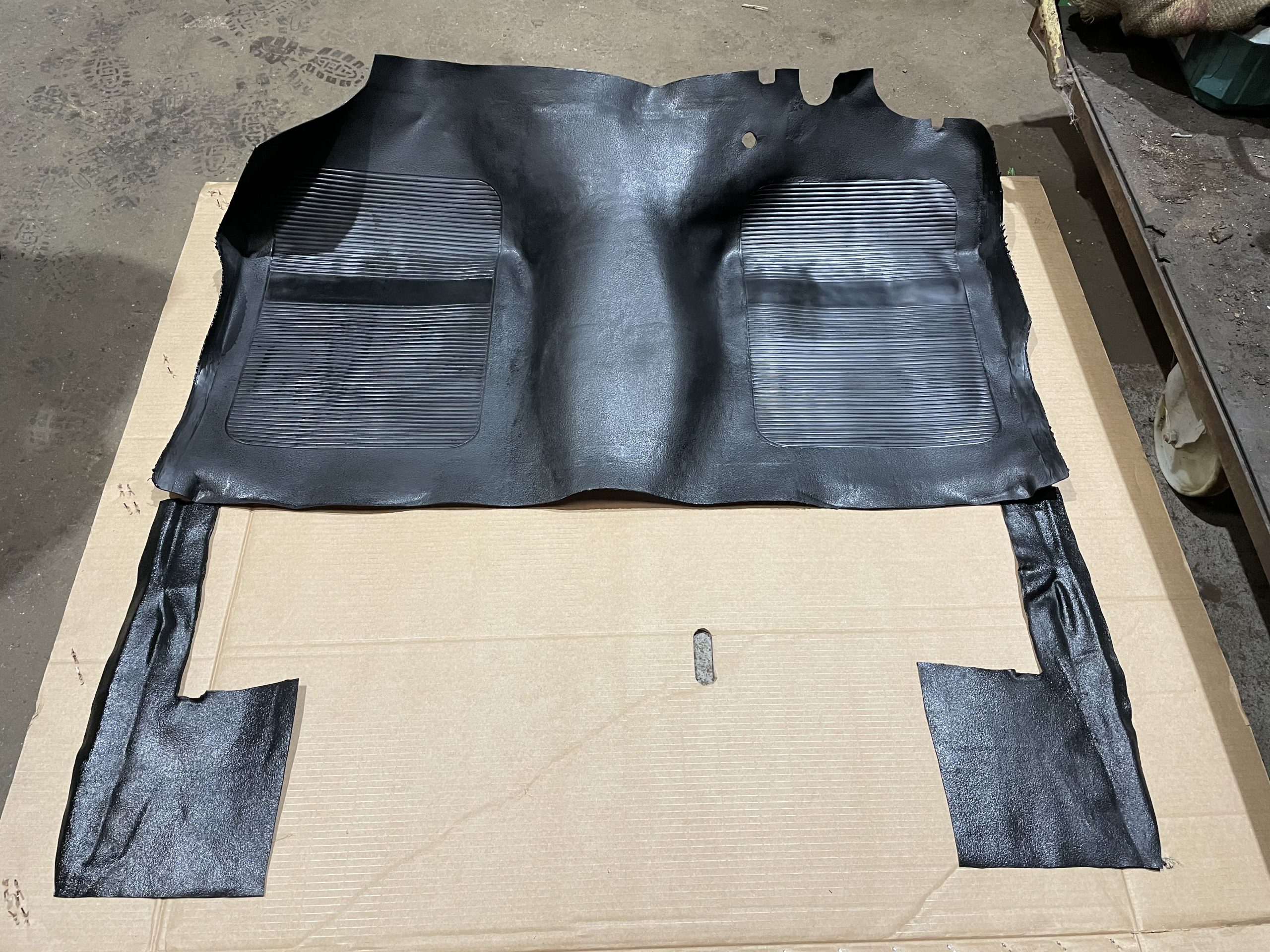 HK HT HG Rubber Floor Mat Set for Ute and Panel Van HK HT HG Parts